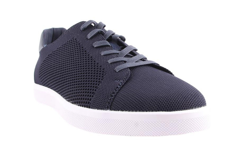 Men's casual sneakers