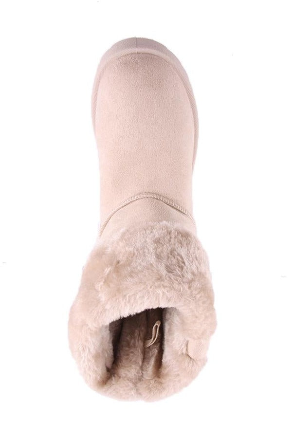 womans ugg boot