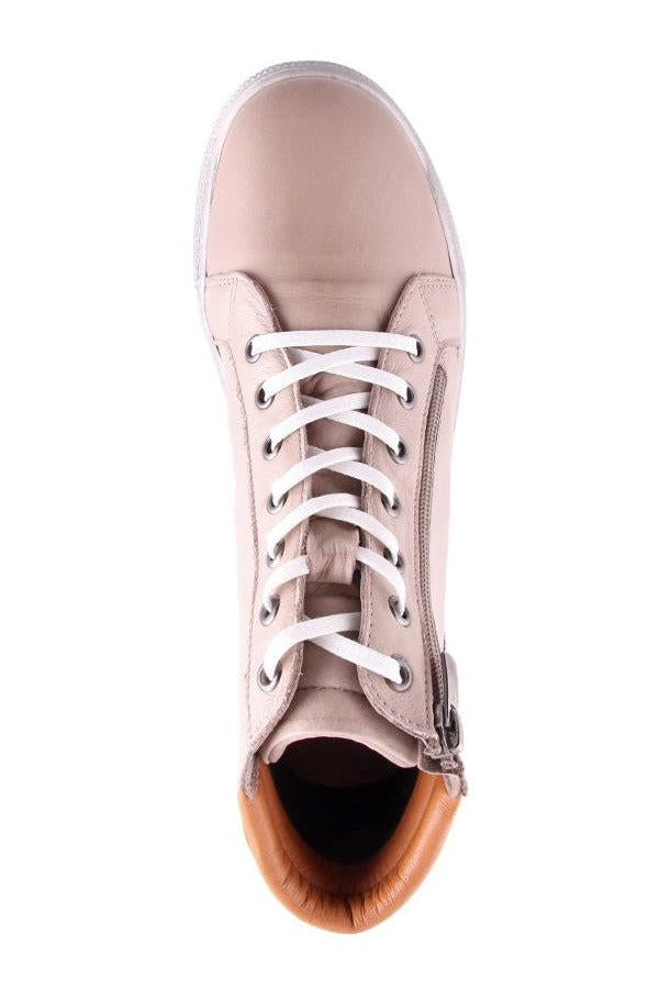 Ladies leather sneaker