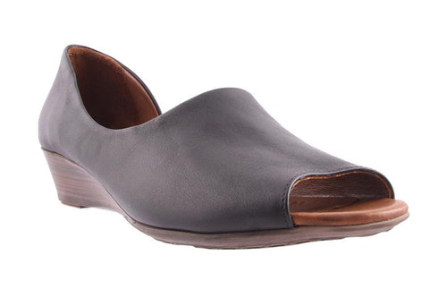 Ladies leather wedge